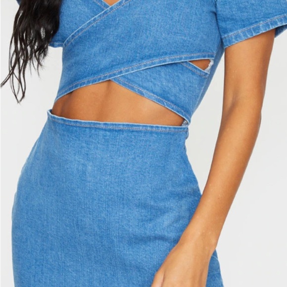 Cut Out Front Denim Dress - Picture 4 of 4
